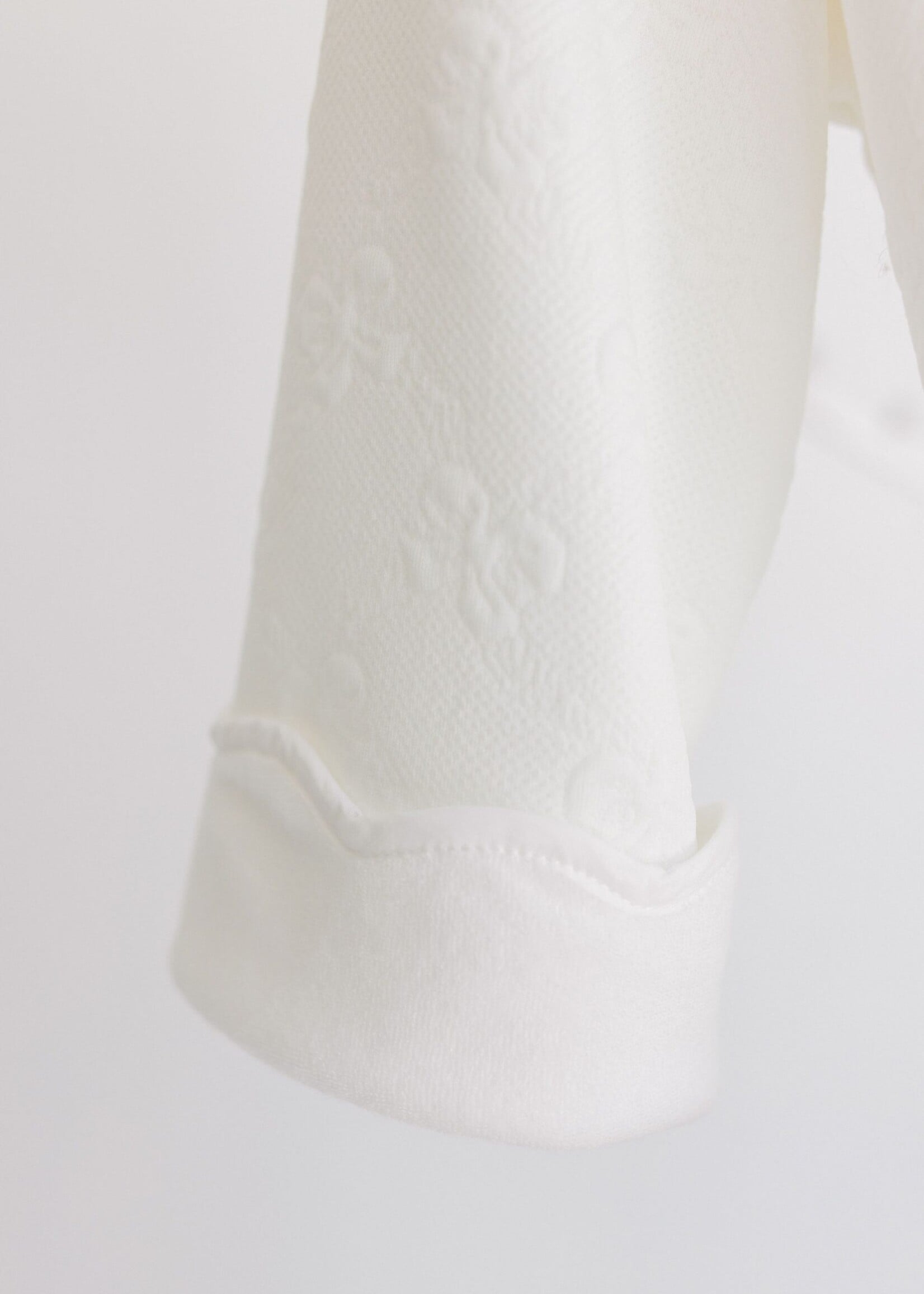 Terry Tots Bathrobe White Jacquard Bows w/Scallop Edge