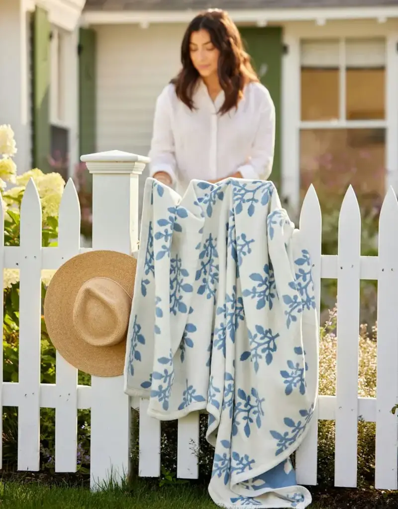 ChappyWrap Garden Gate Blue Blanket