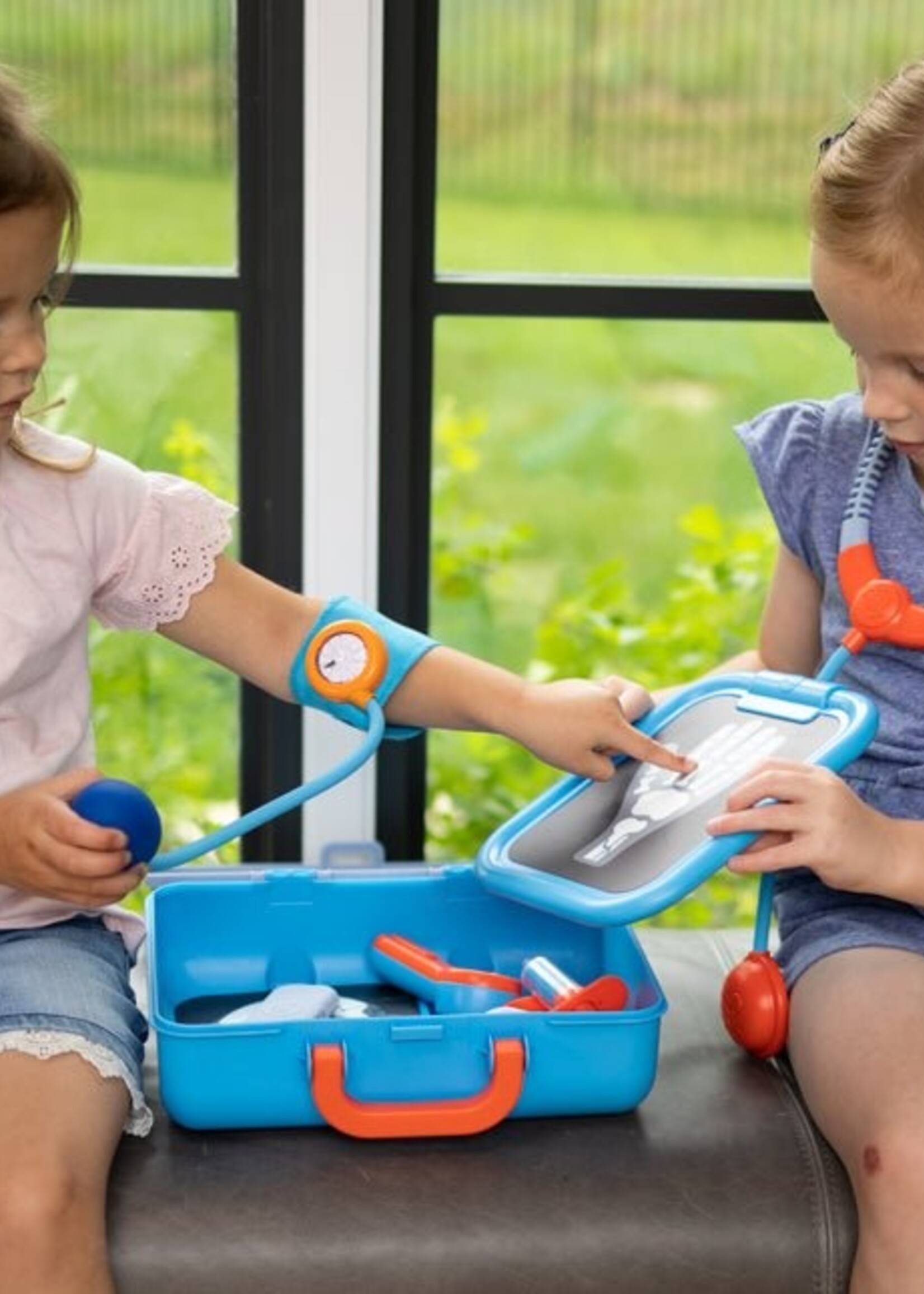 Fat Brain Pretendables Doctor Set