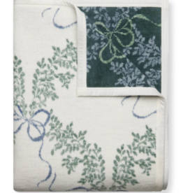 ChappyWrap Boxwood Wreaths Blanket