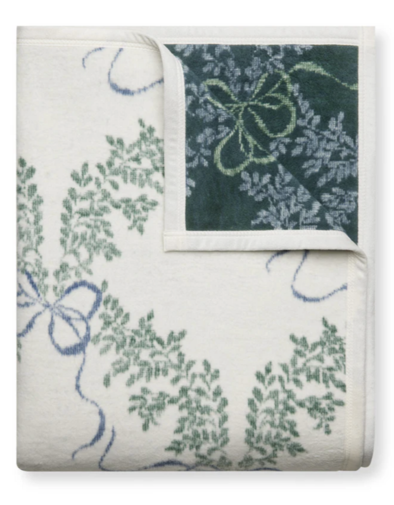 ChappyWrap Boxwood Wreaths Blanket