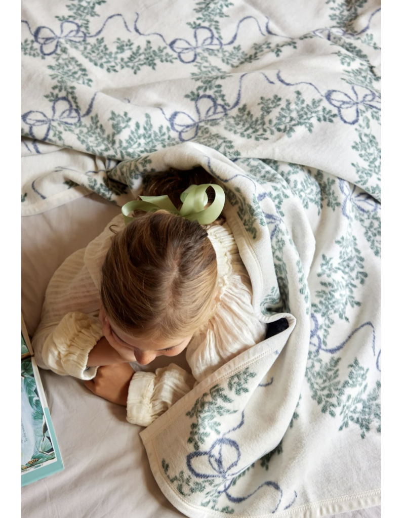 ChappyWrap Boxwood Wreaths Blanket