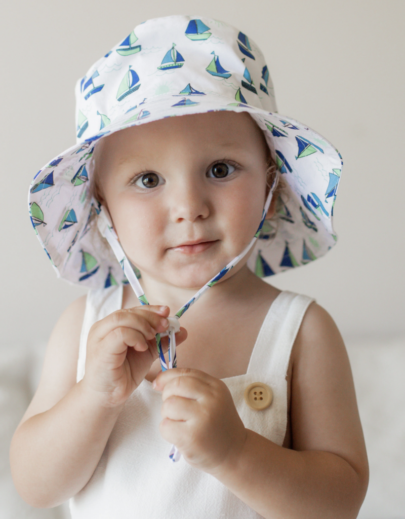 Boating Bucket Hat w/Breakaway Strap