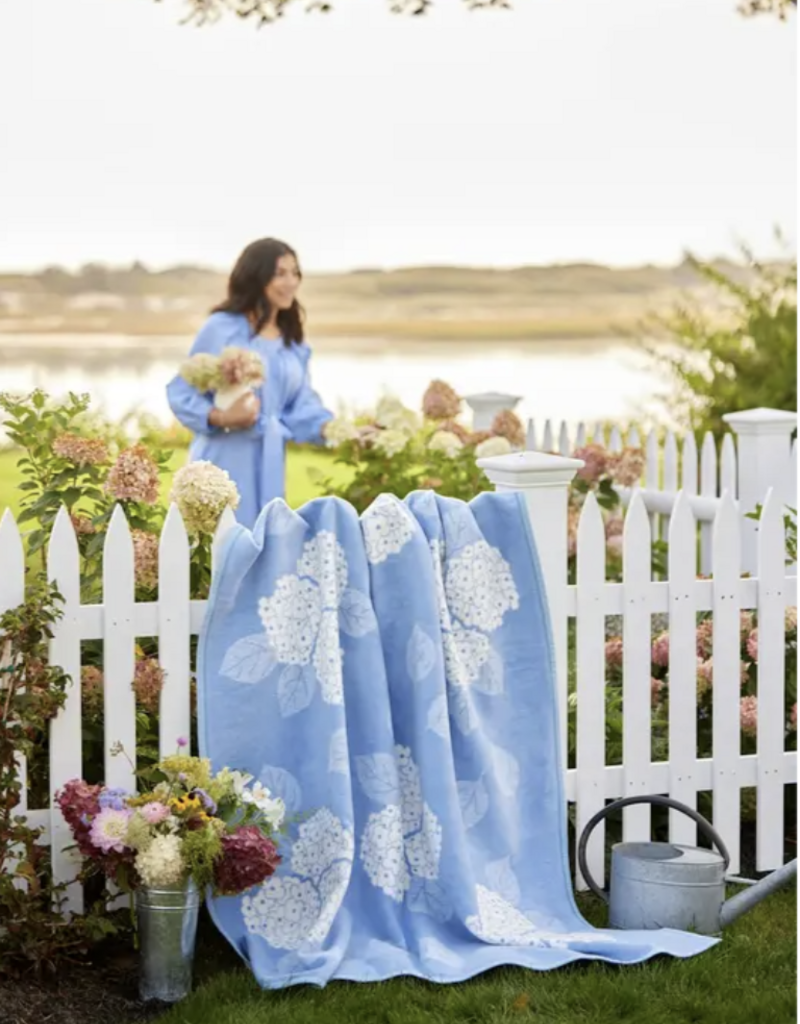 ChappyWrap Hydrangeas Bluebell Blanket