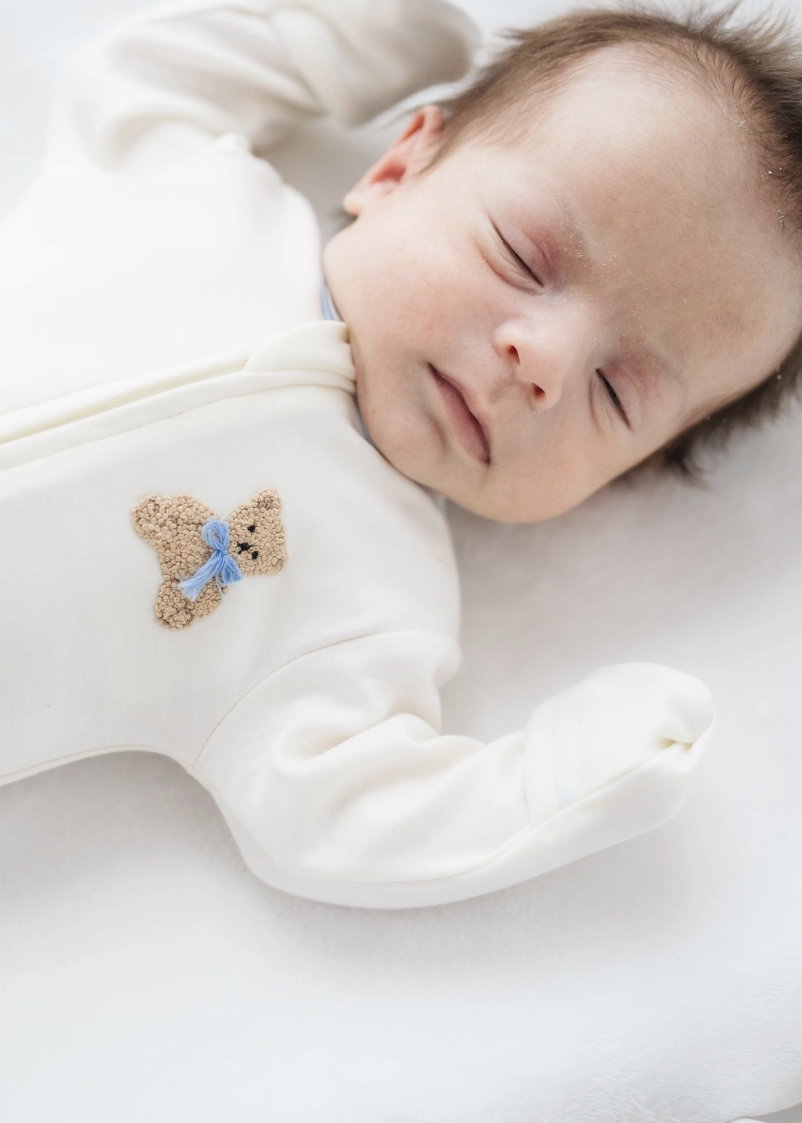 Magnolia Baby Bear Hugs Zip Footie Sky