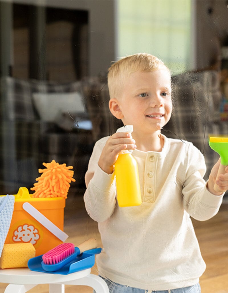 Fat Brain Pretendables Cleaning Kit