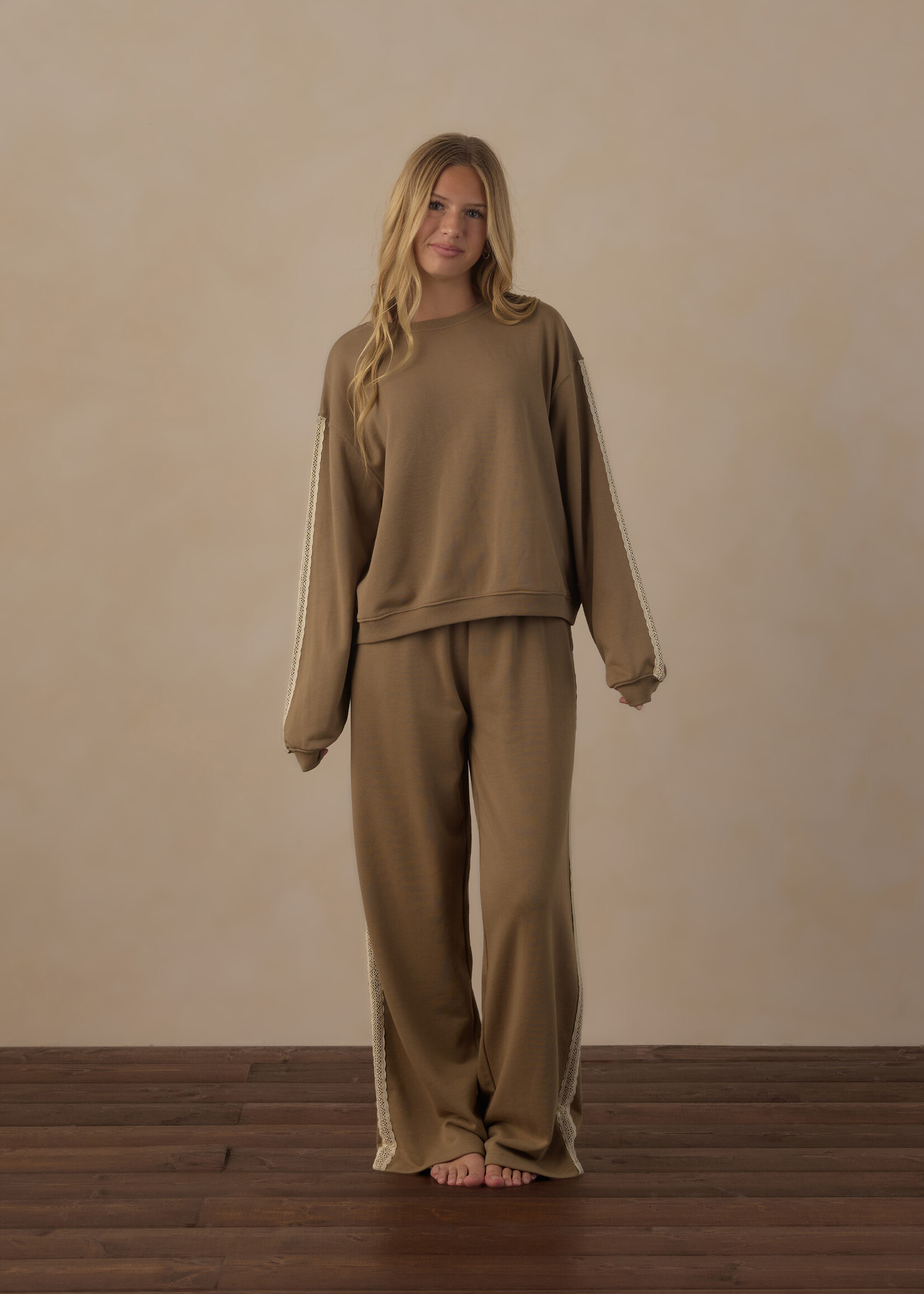 Rylee + Cru LLC TEEN OVERSIZED SWEATSHIRT OLIVE
