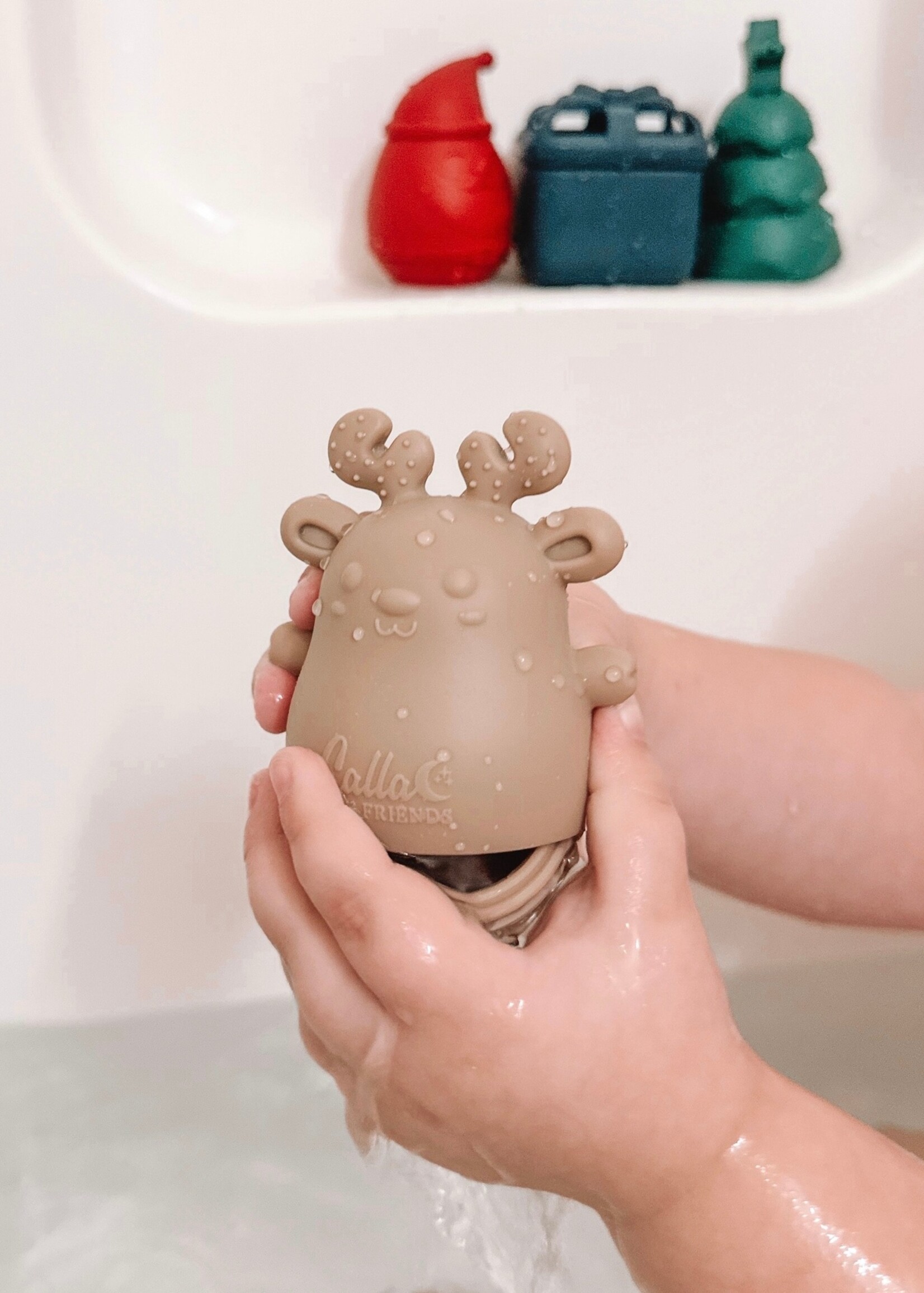 Calla & Friends Holly Jolly Bath Toys
