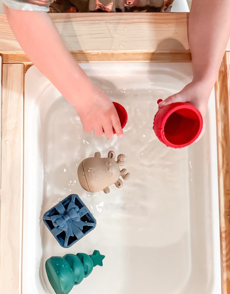 Calla & Friends Holly Jolly Bath Toys