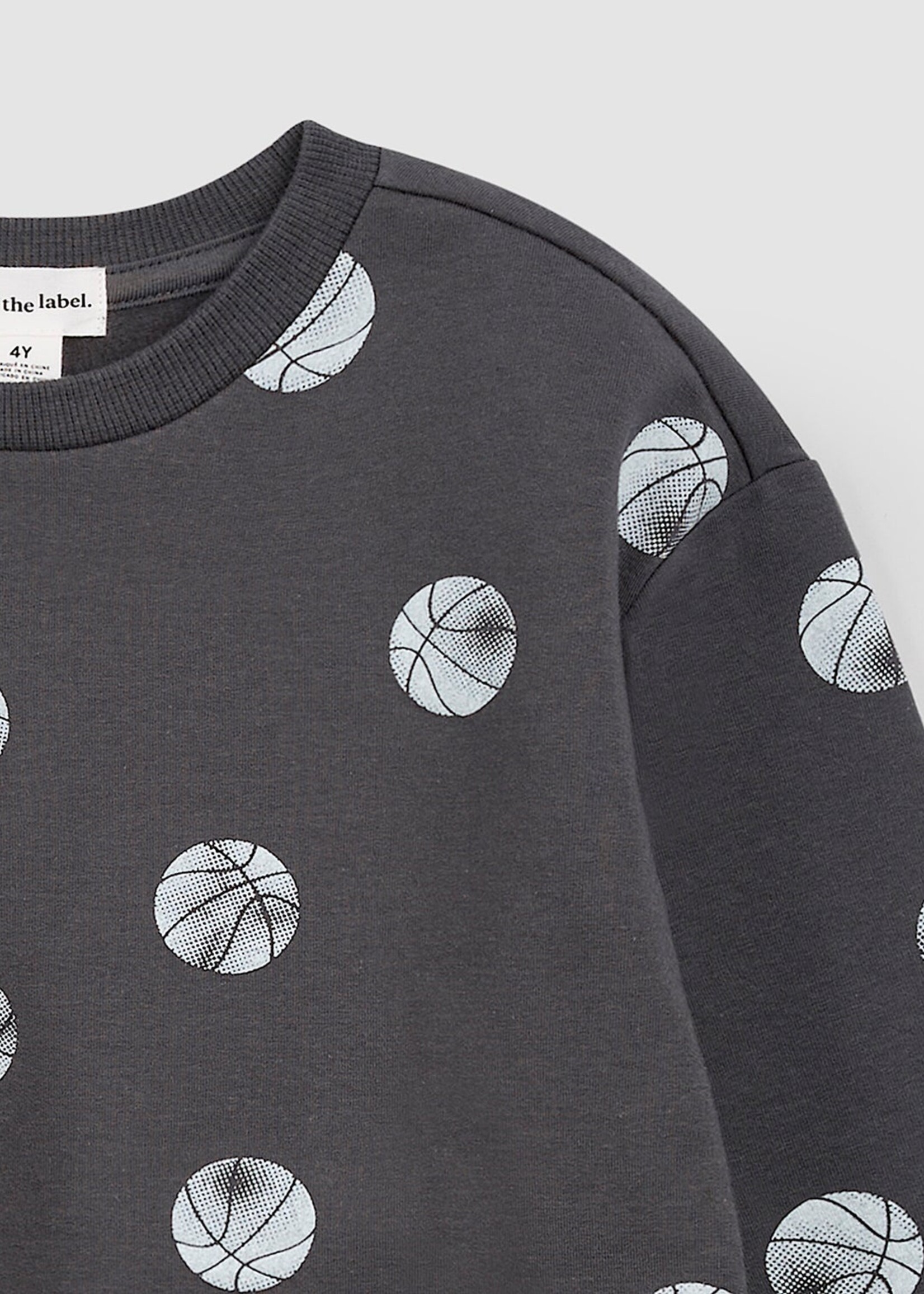 miles the label L/S CREW NECK SWEATSHIRT w/BASKETBALLS