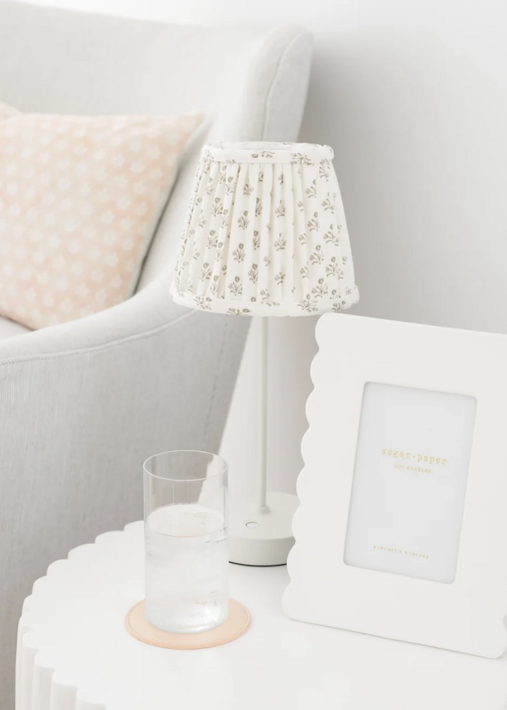 Sugar Paper Scallop Picture Frame