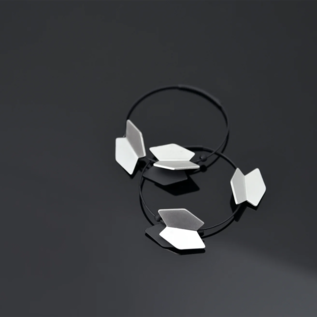 Leslie Hoop Earrings (blk/slv)