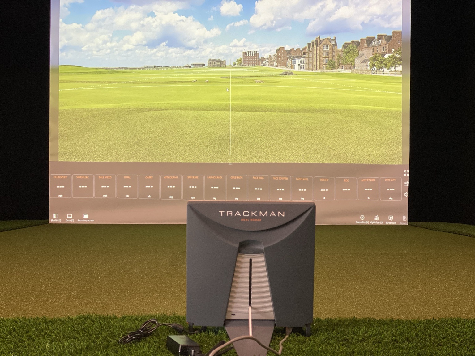 TrackMan launch monitor fitting bay