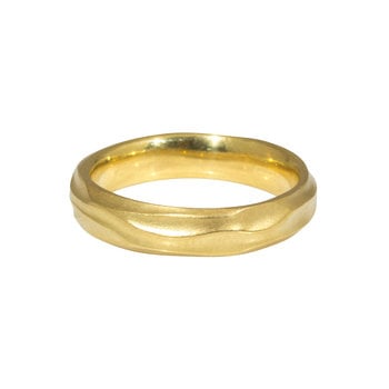 Wave Ring in 18k Yellow Gold