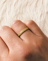 Tapered Sand Band in 18k Yellow Gold