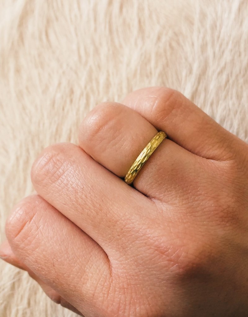 Seed Ring in 18k Yellow Gold