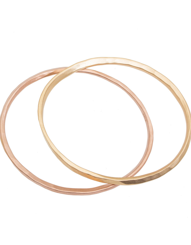 Oval Hammered Twist Bangle in 18k Rose Gold