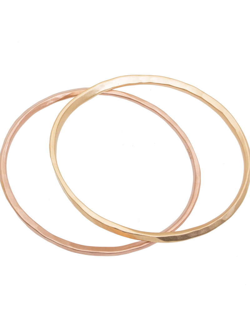 Oval Hammered Twist Bangle in 18k Rose Yellow Gold