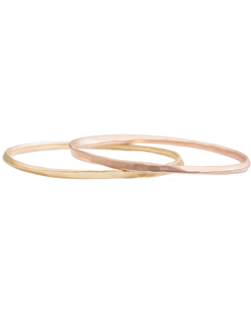 Oval Hammered Twist Bangle in 18k Rose Yellow Gold