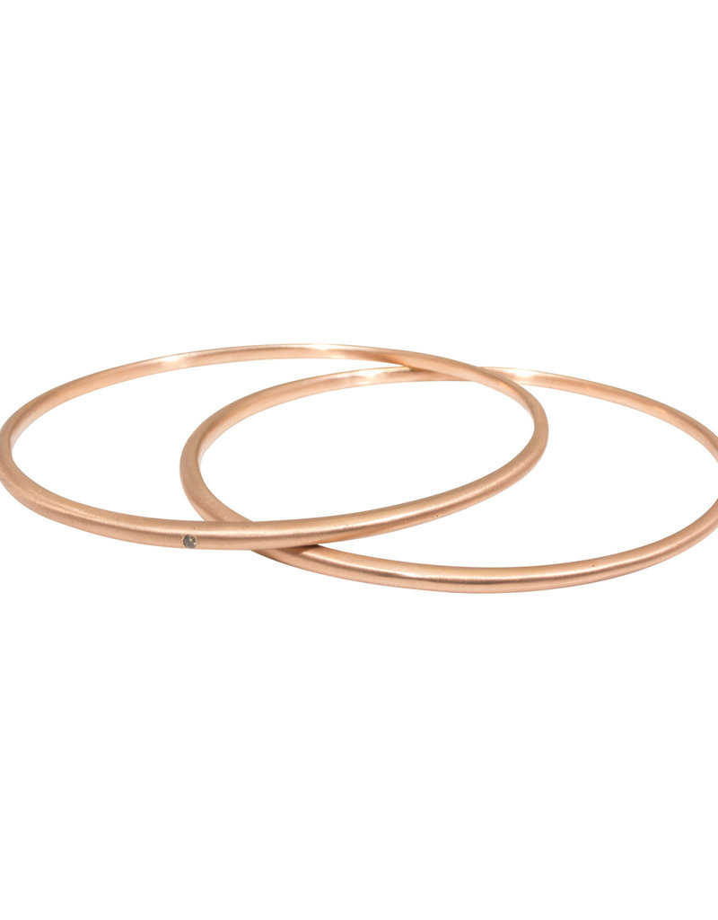 Delicate Tapered Bangle in 18k Rose Gold with Light Cognac Diamond