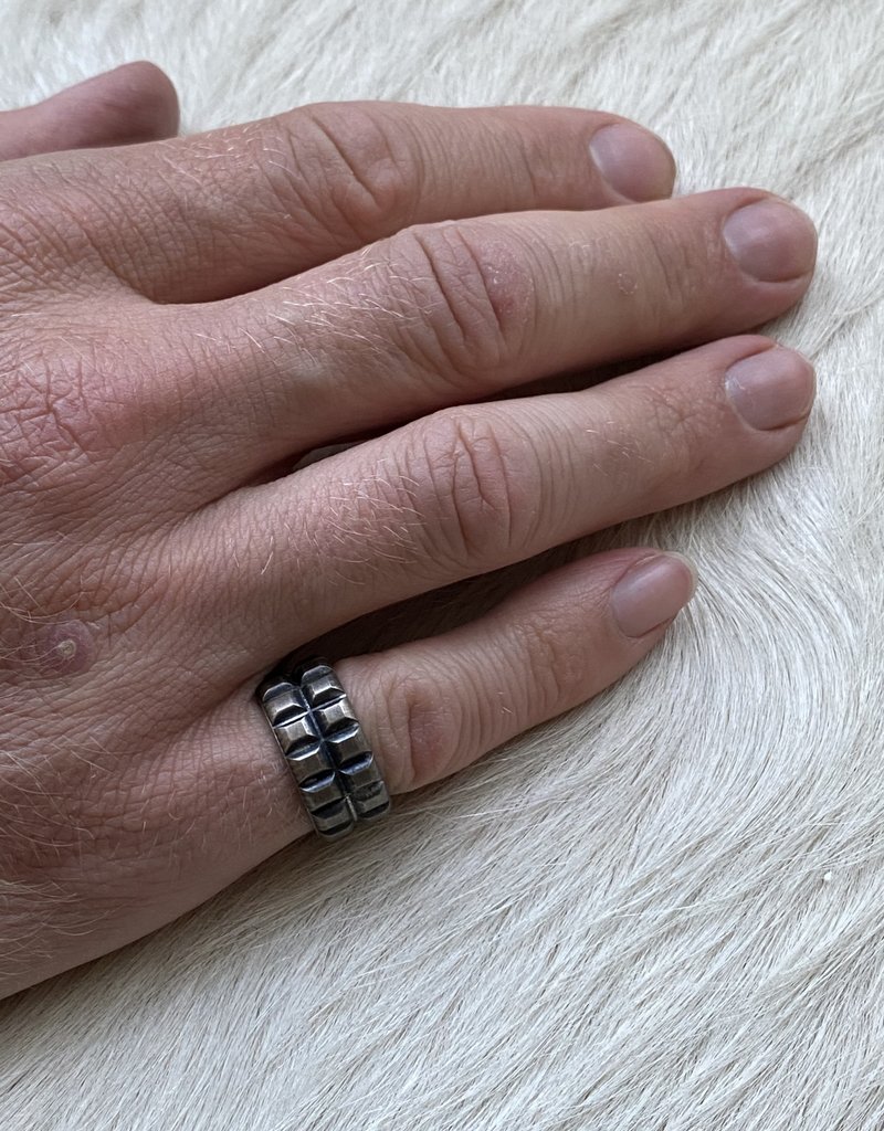 Tank Tread Pen Ring in Oxidized Silver