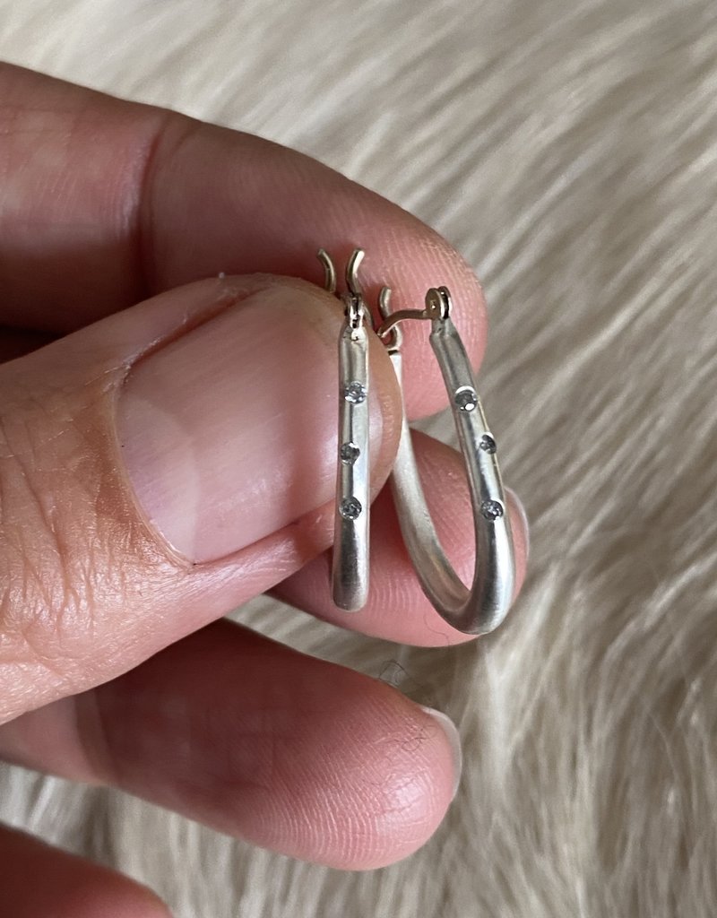 Small Katachi Oval Hoop Earrings with Locking Wire in Brushed Silver and (3) Grey Diamonds