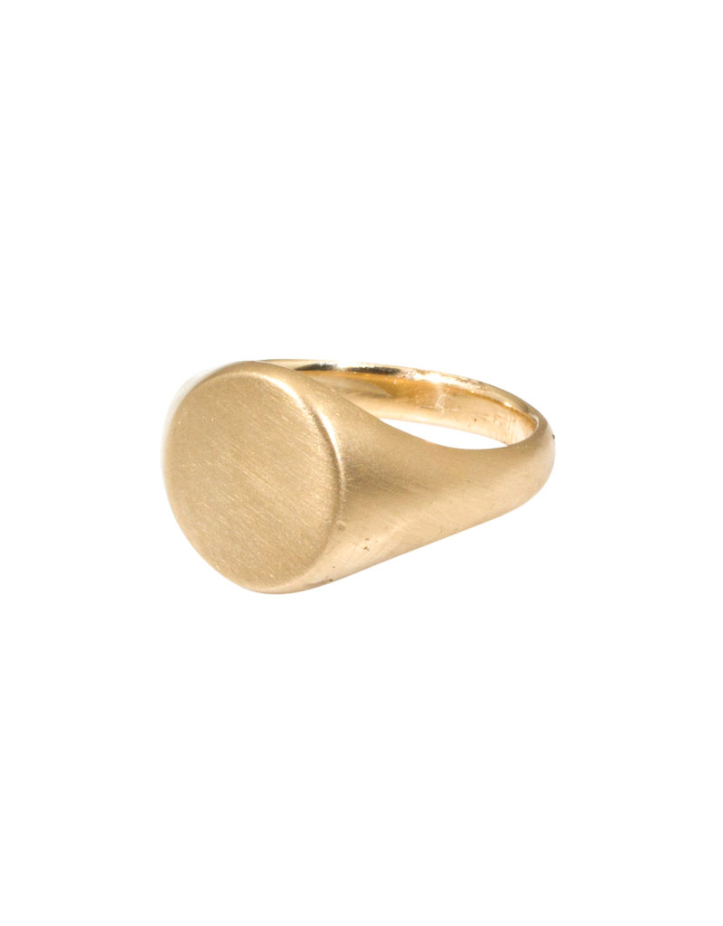 Oval Signet Ring in 14k Yellow Gold