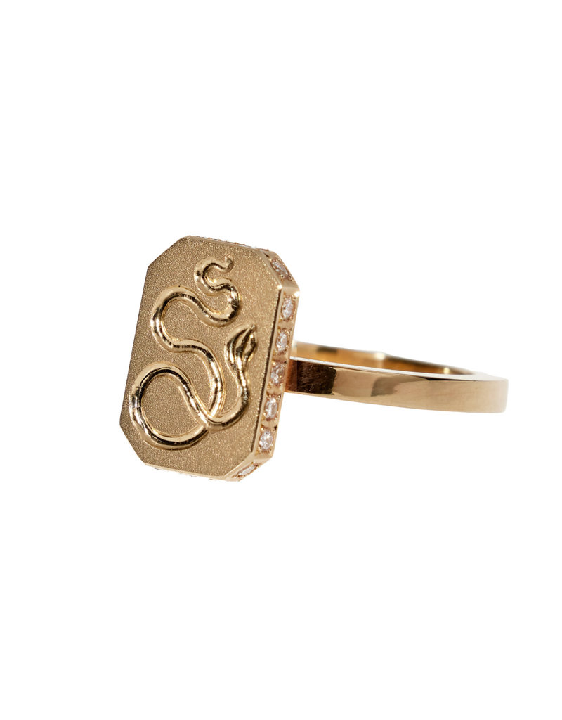 Serpent Tableau Ring with White Diamonds in 14k Gold