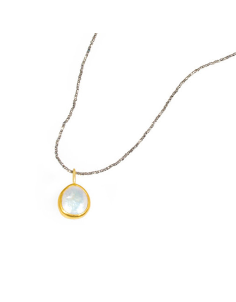 Small Loave Cultured Pearl Pendant  in 22k Gold