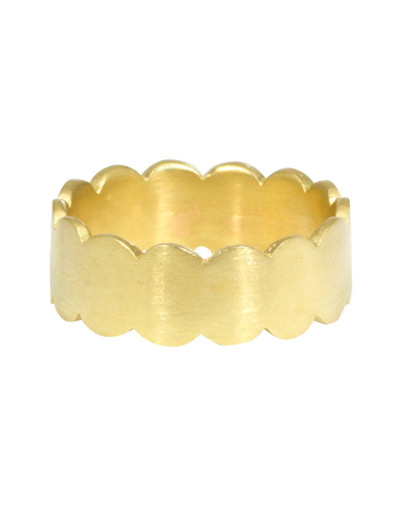 Large Scalloped Band in 18k Gold