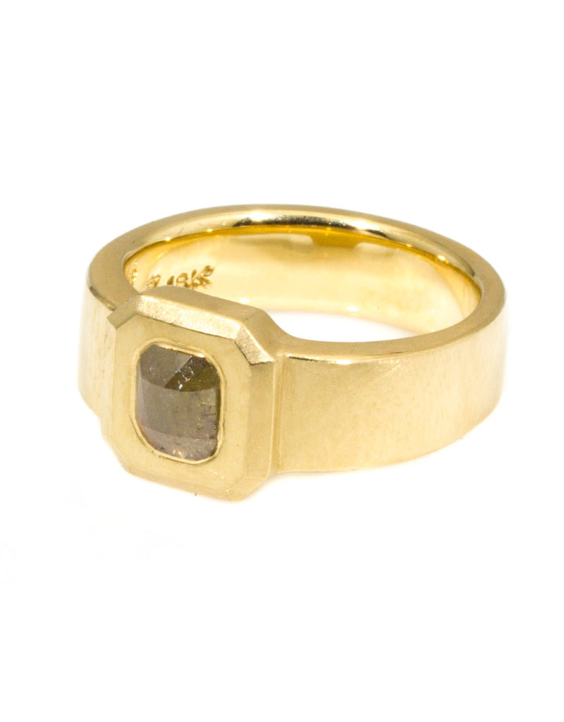 Rosecut Diamond Signet Ring in 18k Gold