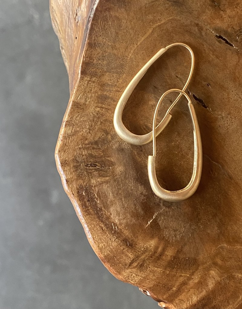 Oval Katachi Hoop Earrings in 14k Yellow Gold