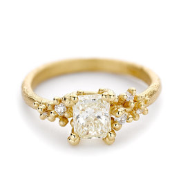 Radiant Cut Diamond Ring with Granules in 18k Gold
