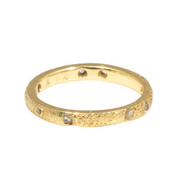 2.5mm Topography Band in 18k Yellow Gold with Diamond Mackels