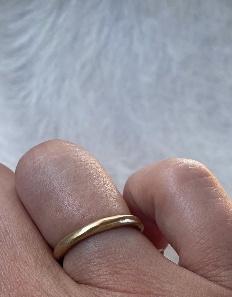 2.5mm Modeled Band in 18k Yellow Gold