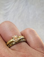 2.5mm Topography Band in 18k Yellow Gold with Diamond Mackels