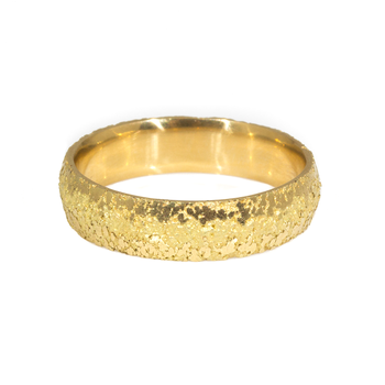 Compressed Sand Band in 18k Yellow Gold