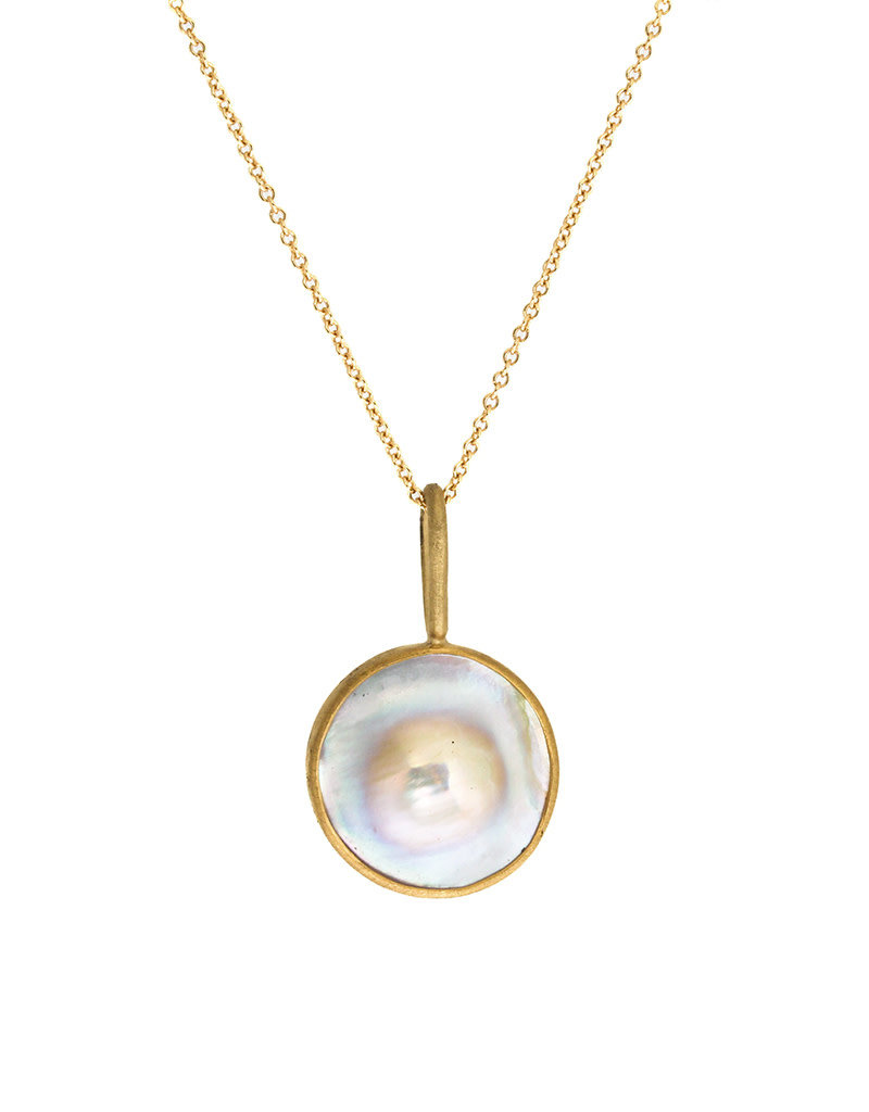 Dome Pearl Pendant in 18k Yellow Gold