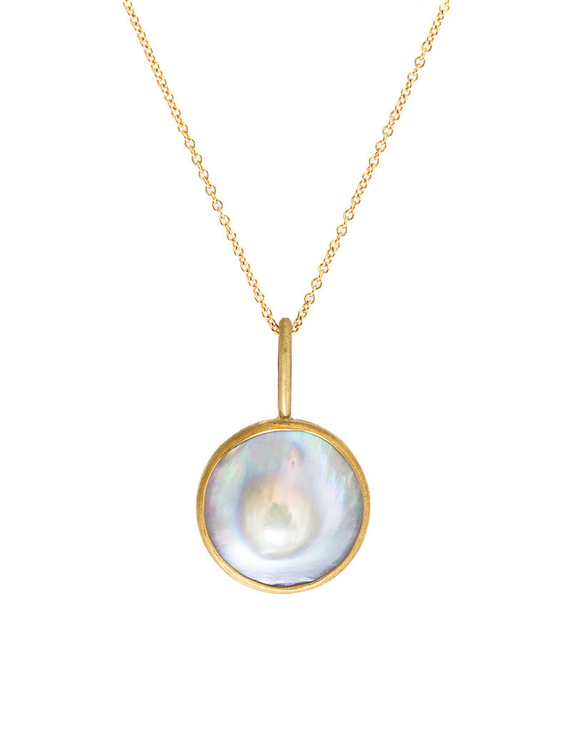 Dome Pearl Pendant in 18k Yellow Gold