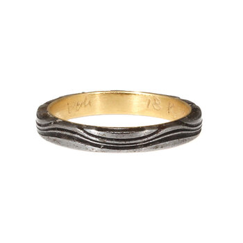 Ring in Damascus Steel and 18k Yellow Gold Liner