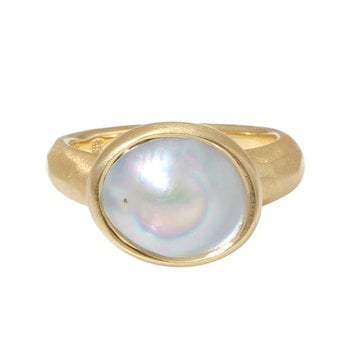 Oval Dome Pearl Ring in 18k Yellow Gold