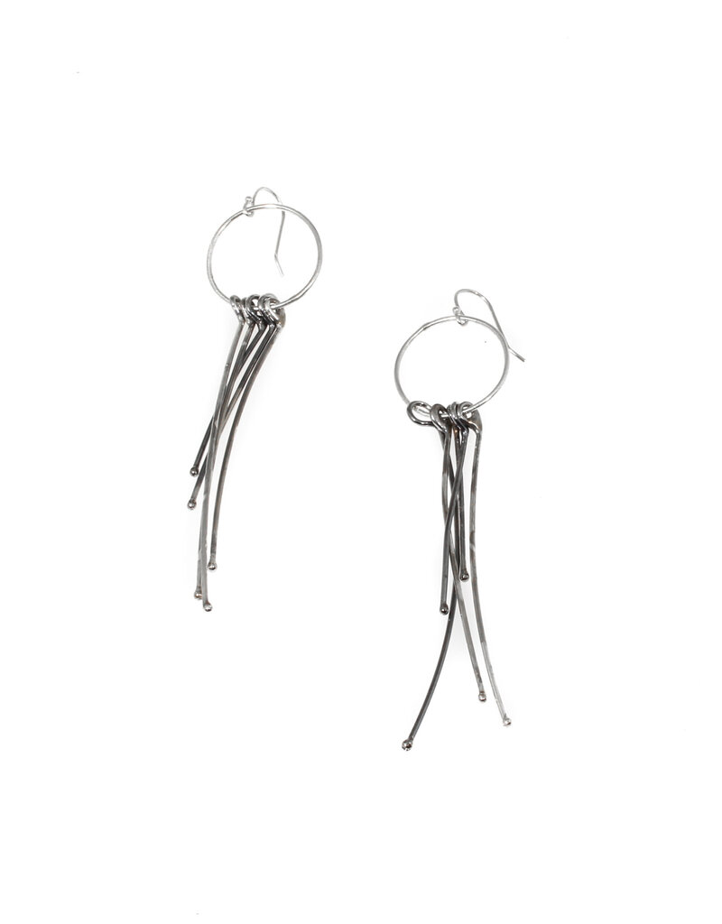 Trevi Pendro Seagrass Dangle Circle Earrings in Silver