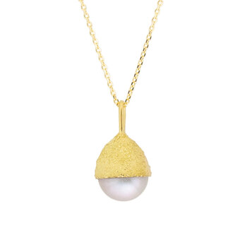 Grey Pearl Cap Pendant in Sand-Textured 18k Yellow Gold