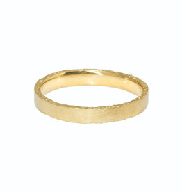 Narrow Sand Edge Band in 18k Yellow Gold