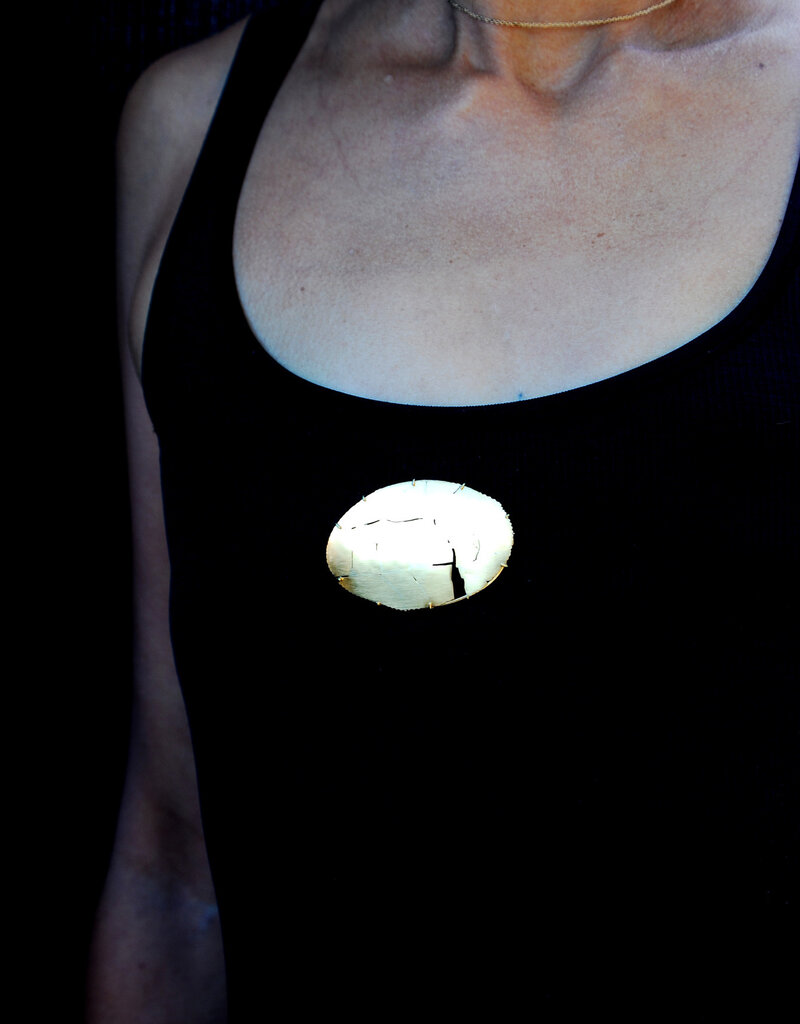 Kintsugi Brooch in 22k Gold