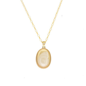 Carved Quartz Shell Pendant in 18k Yellow Gold