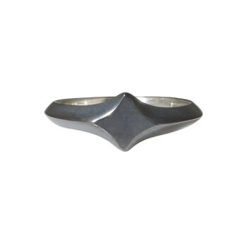 Alice Son Star Signet Ring in Oxidized Sterling Silver