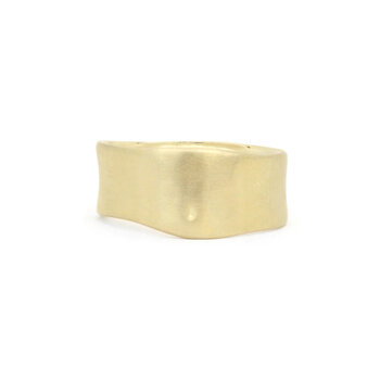Alice Son Omphaloskepsis Band in 10k Yellow Gold