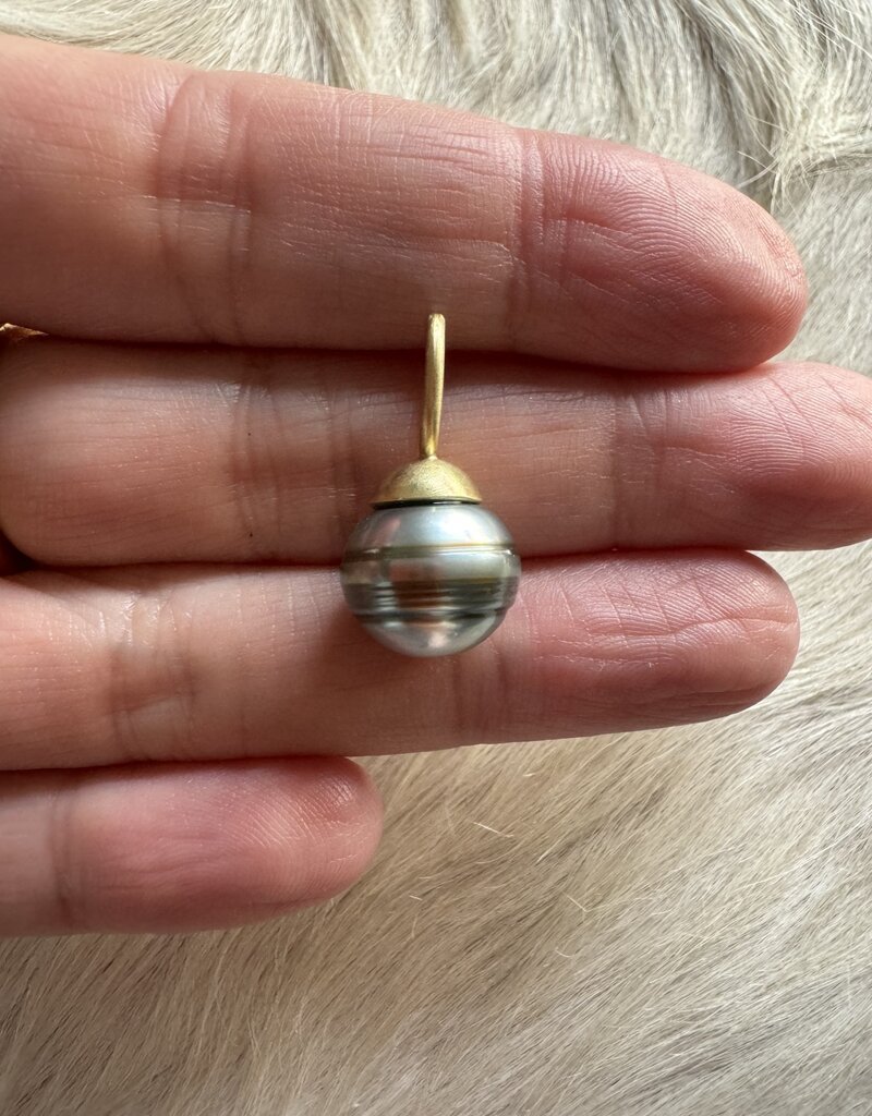 Circled Tahitian Baroque Pearl Pendant with 18k Gold Bail