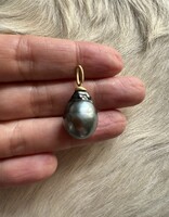 Tahitian Baroque Pearl Pendant with 18k gold Bail